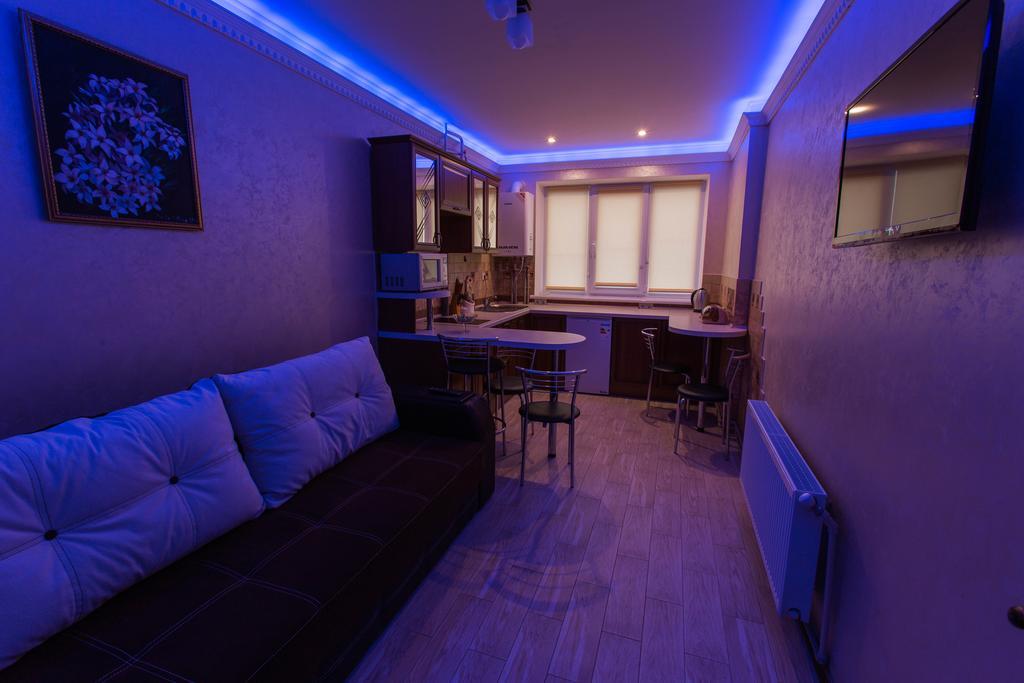 Modern Apartment On Akademika Sakharova 27A Ivano-Frankivsk Exterior foto