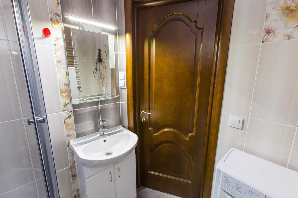 Modern Apartment On Akademika Sakharova 27A Ivano-Frankivsk Exterior foto